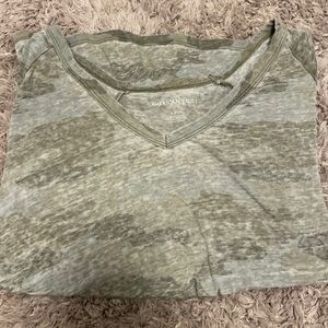 American Eagle V-neck tee